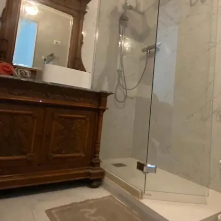 Con Terrazo Solare 아파트 *