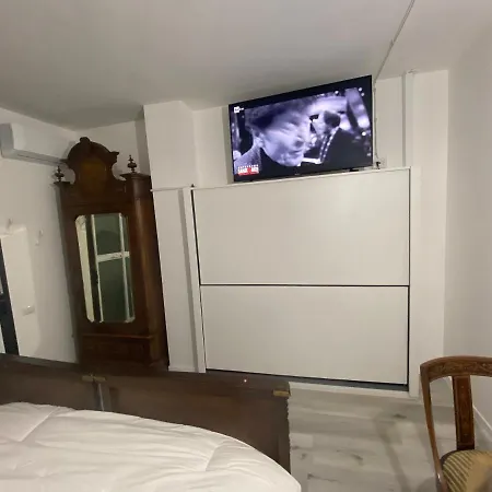 Apartment Con Terrazo Solare *
