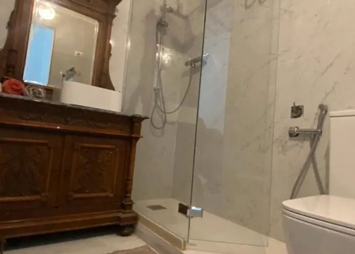 Con Terrazo Solare 公寓